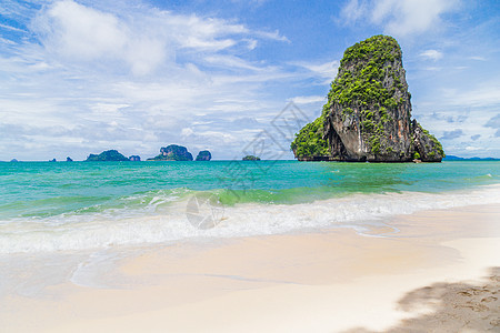 在泰国的莱莱海滩上美丽的海滩 海洋 蓝色的 山图片