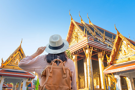 美丽的亚洲女观光女性享受泰国曼谷度假旅行 在曼谷度假旅游 访问 建筑学图片