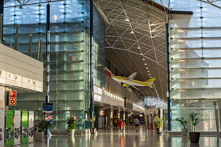 2010年10月9日在加那利岛机场发生大流行 空置富尔图拉国际机场内 门 登机图片