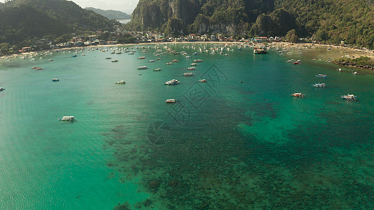 蓝水海湾中的旅游船 热带 夏天 热带景观 多于 菲律宾 海景图片