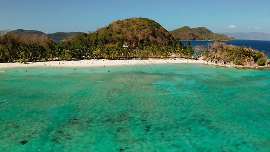 有白沙滩的百草枯岛 顶层风景 放松 热带 清除图片