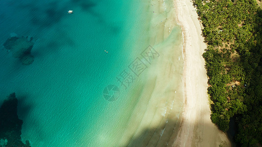 热带海滩有白色沙子 从上面看 蓝色的 海洋 白沙滩图片
