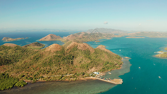 热带岛屿和环礁湖的海景 菲律宾 帕拉万 珊瑚礁图片