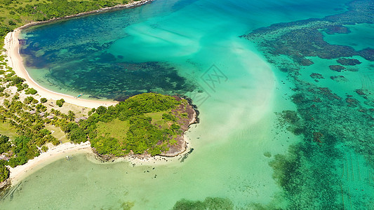 环礁湖 珊瑚礁和白沙滩 无人驾驶飞机 菲律宾卡拉莫群岛图片