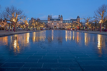圣诞节 在阿姆斯特丹美术馆的圣殿 奈太地在黄昏图片