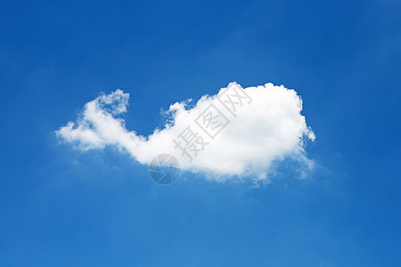 蓝天背景与云形状的鲸鱼 复制空格图片