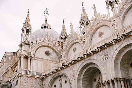 意大利威尼斯的圣马可大教堂 圣马克巴西利卡 关于外表细节的特写图片