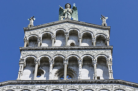 Lucca 旧城街头观点 文艺复兴风格教会 意大利 欧洲 旅行 街道图片