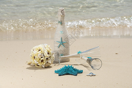 热带沙滩天堂上的罗马装饰品 海岸 花束 玻璃 假期图片