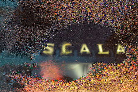 Scala影视标志的反射 雨 娱乐 曼谷 记忆图片
