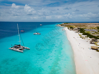 小库拉索岛以白色沙滩和湛蓝清澈的海洋一日游和浮潜之旅而闻名 加勒比海的克莱因库拉索岛 海岸线 海滩图片