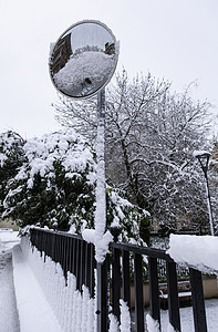 城市下大雪 寒冷严寒的冬天图片