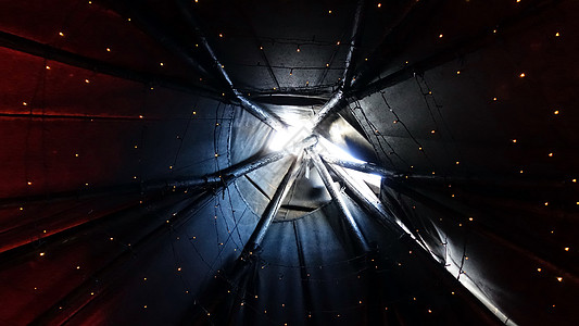 冬天帐篷的星空天花板图片