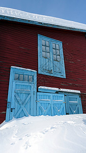 瑞典北部基律纳下雪中心历史建筑 建于瑞典北部Kiruna 蓝色的 季节图片