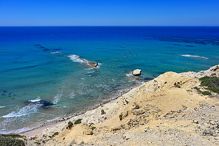 与海的美丽的海滩在旅游胜地 希腊岛科斯岛 暑假的美丽概念 自然的彩色背景 教会 海景图片