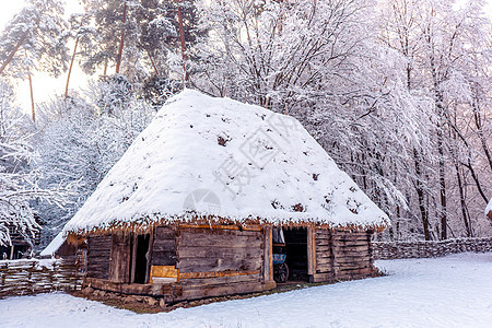传统的罗马尼亚乡村Name 旅行 覆盖 冬天 建筑学图片