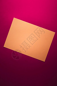 空白A4纸 粉红背景的棕褐色作为办公文文具平板 豪华品牌平铺牌和模型品牌设计 邮政 商业图片