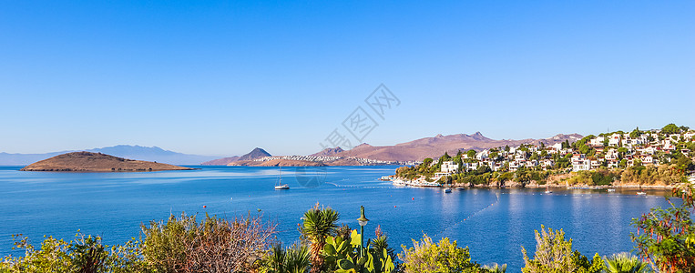 一幅旅游照片 美丽的海湾景色美丽 清凉的蓝水 在海上休息和舒缓 自然 岛图片