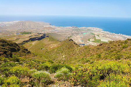 从山脉到Tenerife南岸的全景图片