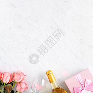 礼物盒和粉红色玫瑰 为情人节的生日礼物设计概念 多于 爱图片