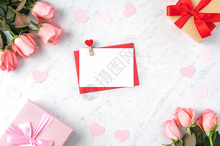情人节设计概念背景 粉红色玫瑰花 礼品盒和卡片 花瓣 母亲节图片