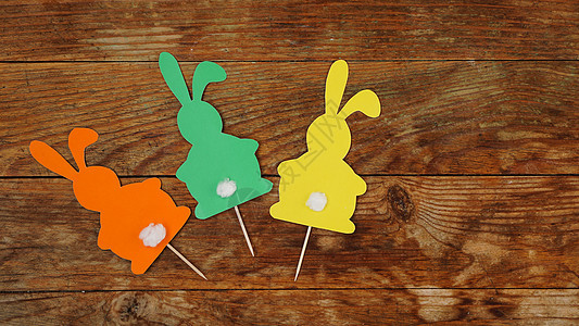 复活节手工制作的 节日手工制作的装饰品 彩色纸兔 礼物 学校图片
