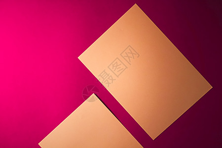 空白A4纸 粉红背景的棕褐色作为办公文文具平板 豪华品牌平铺牌和模型品牌设计 办公室 信图片