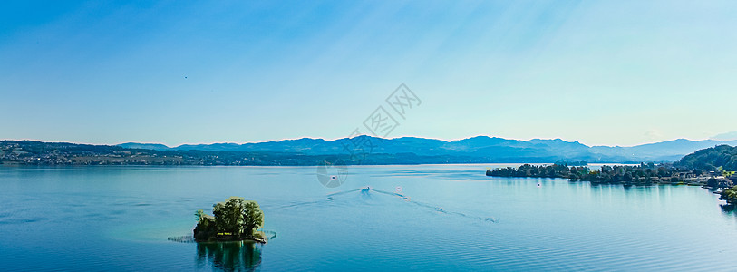 Wollerau 的苏黎世湖 瑞士施维茨州 苏黎世湖 瑞士山景 夏季蓝水和天空 田园诗般的自然和完美的旅游目的地 是风景艺术印刷图片