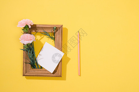 爱或情人节概念 春季或夏季背景 盒子 花 桌子图片