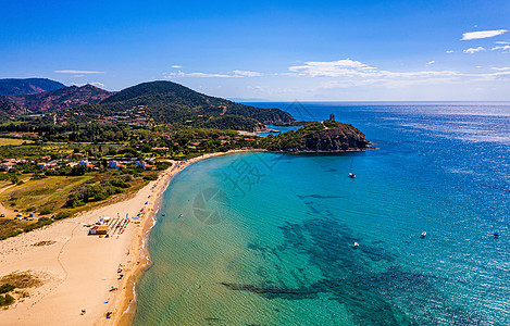 Chia 撒丁岛 意大利美妙的海滩的全景 美丽的嘉湾和美妙的海滩 撒丁岛 意大利的景色 意大利撒丁岛 Su Guideu 海滩上图片