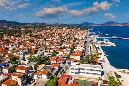 利克苏里是希腊凯法利尼亚岛的第二大城市 Lixouri Cefalonia 岛 爱奥尼亚 希腊城市和港口的鸟瞰图 头孢 爱奥尼亚图片