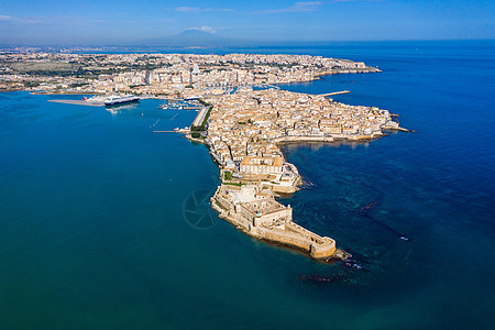 锡拉库扎 从空中俯瞰的奥提伽岛 意大利西西里岛 意大利西西里岛锡拉丘兹市 Ortigia 岛海岸 海岸线小镇锡拉丘兹 西西里岛和图片
