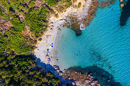 在意大利撒丁岛 Sardegna 的 沙滩和大海的全景与蔚蓝的海水 假期 撒丁岛最好的海滩 海滩 Villasimius 撒丁岛图片