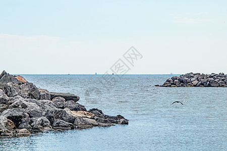 海边悬崖和自然的海景 海滩 欧洲 戏剧性 支撑 岛图片