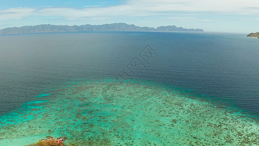 拥有白沙滩的热带小岛 顶层风景 海岸线 海 海岸图片