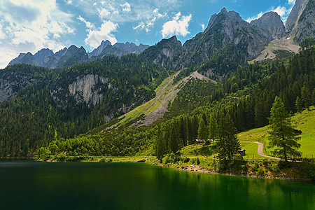 Gosausee - 奥地利山中美丽的湖 Dachstein山下 阿尔卑斯山脉的游客点 天空 国家的图片