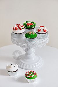 传统红色绿色装饰符号元素中的季节性节日节庆圣诞节圣诞小甜点蛋糕 纸杯蛋糕 奶油图片