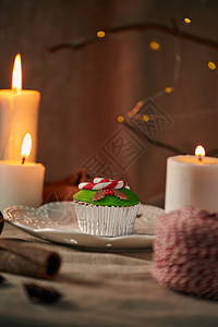 圣诞甜点 雪人蛋糕 庆典 新鲜的 甜的 礼物 奶油 季节性的图片