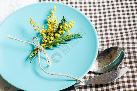 配有mimosa花花的表格设置 庆典 食物 春天图片