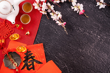 中国农历一月新年的设计理念-节日配饰 红包 红包 红包 顶视图 平躺 头顶上方 “春”字的意思是春天来了 钱 快乐的图片