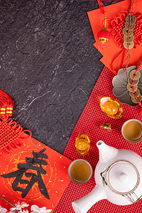 中国农历一月新年的设计理念-节日配饰 红包 红包 红包 顶视图 平躺 头顶上方 “春”字的意思是春天来了 快乐的 高架图片