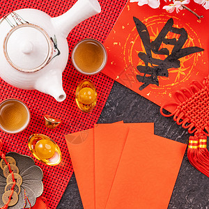 中国农历一月新年的设计理念-节日配饰 红包 红包 红包 顶视图 平躺 头顶上方 “春”字的意思是春天来了 平铺 金子图片