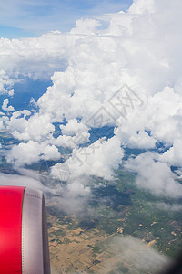 蓝天 从树丘上的飞机上查看 天空 商业 蓝色的 高的图片