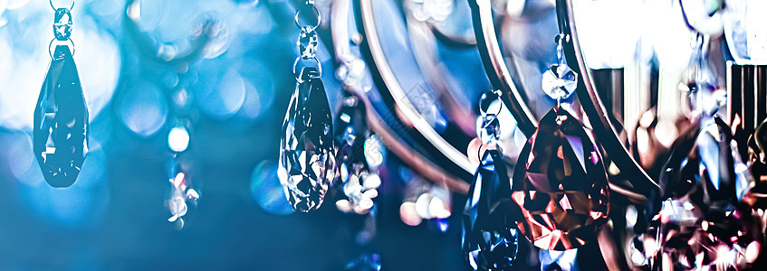 水晶玻璃吊灯作为家居装饰 室内设计和豪华家具细节 假日请柬卡背景情况 新年背景图片