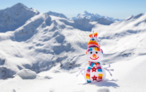山上快乐的雪人 冰 乐趣 户外 蓝色的 霜 可爱的图片