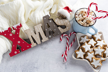 姜饼加杯热巧克力和圣诞糖果甘蔗 装饰品 喜庆的 新年图片
