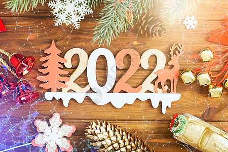 圣诞节或新年木制背景圣诞黑板框有季节装饰空间 用于来自 abov 的文本视图 高架 冷杉图片