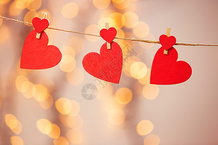 情人节快乐背景与红心挂在绳子上的衣夹与散景背景浪漫设计贺卡或复制 spac 生日 灯图片