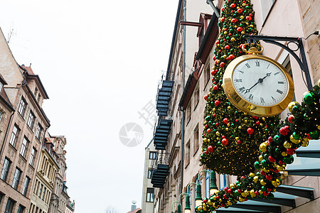 商店里的圣诞装饰树 欧洲的冬季街市 装饰风格 装饰品图片