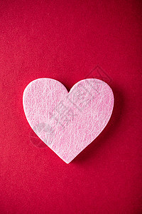 红色粉红的心 情人节的概念图片